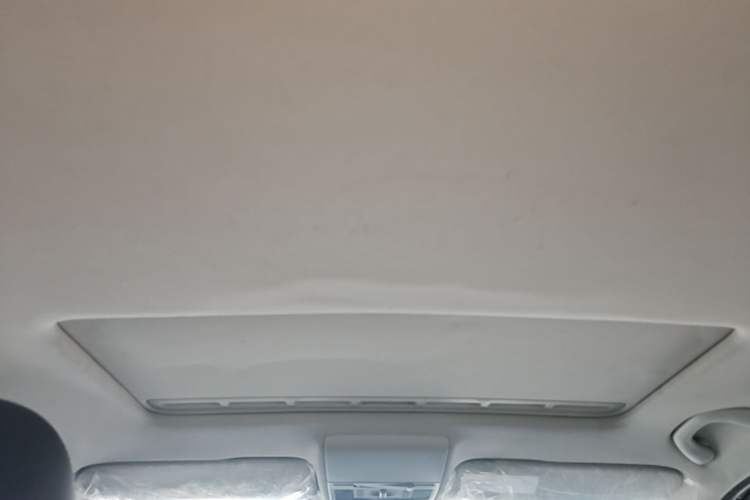 Used Volkswagen Lavida 2015 1.6L Automatic Comfort Edition Headliner