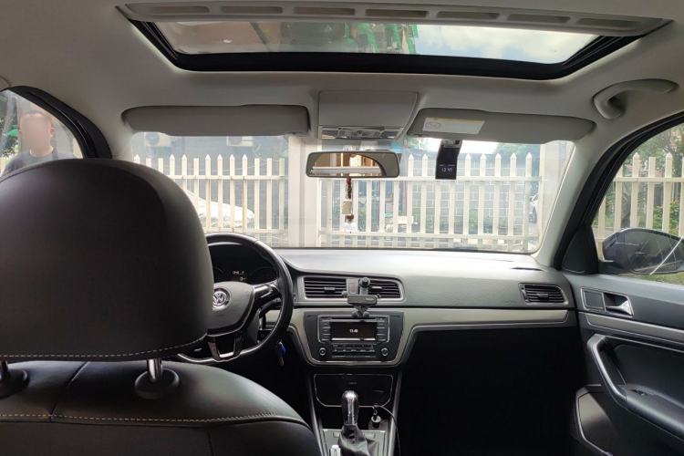 Used Volkswagen Lavida 2015 1.6L Automatic Comfort Edition Headliner