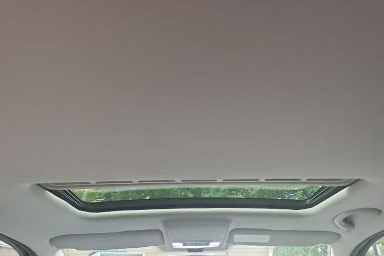 Used Volkswagen Lavida 2015 1.6L Manual Comfort Edition Headliner
