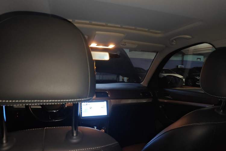 Used Volkswagen Lavida 2015 230TSI DSG Comfort Edition Headliner
