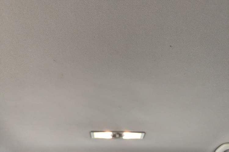 Used Volkswagen Lavida 2015 1.6L Manual Fashion Edition Headliner