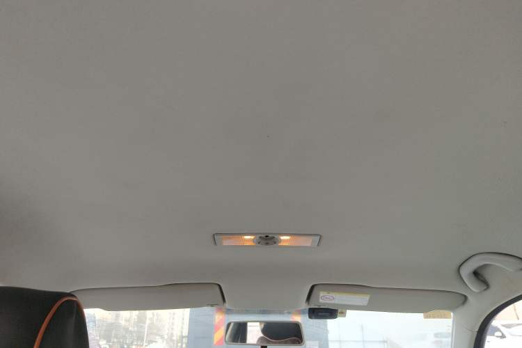 Used Volkswagen Lavida 2015 1.6L Automatic Fashion Edition Headliner