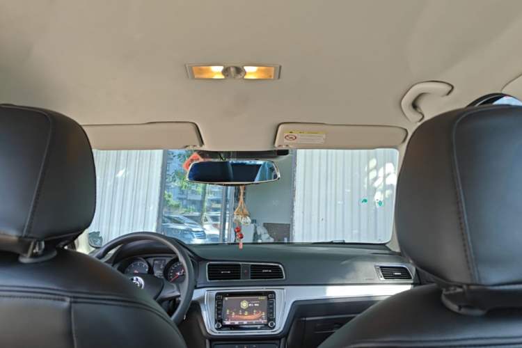 Used Volkswagen Lavida 2015 1.6L Automatic Fashion Edition Headliner