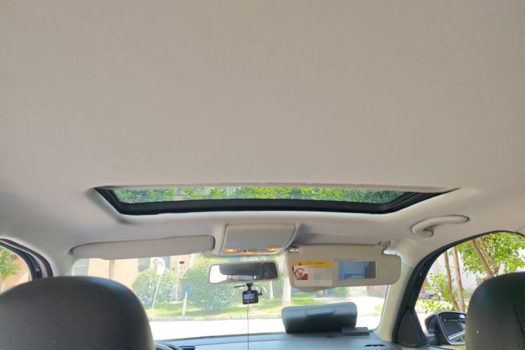 Used Volkswagen Lavida 2015 1.6L Automatic Comfort Edition Headliner
