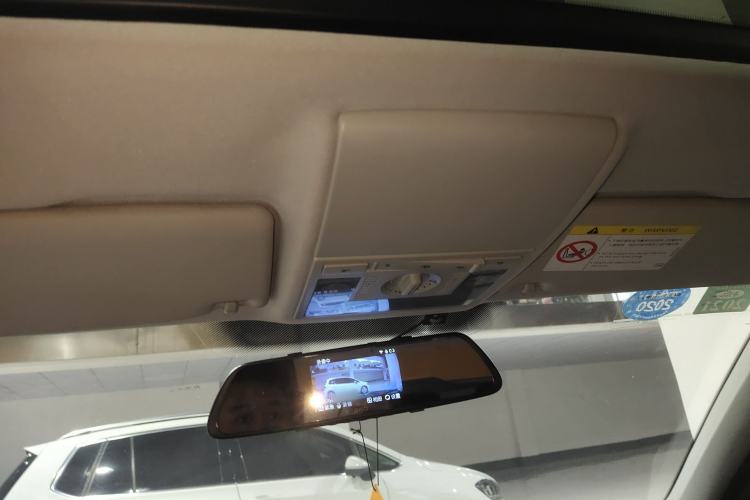 Used Volkswagen Lavida 2015 1.6L Automatic Comfort Edition Headliner