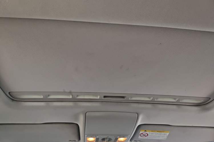Used Volkswagen Lavida 2015 1.6L Automatic Comfort Edition Headliner