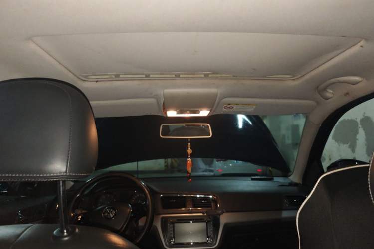 Used Volkswagen Lavida 2015 1.6L Automatic Comfort Edition Headliner