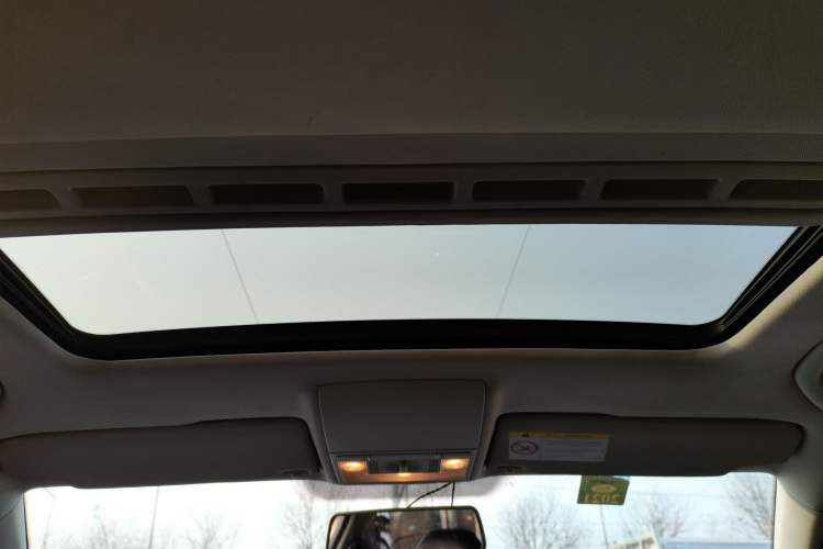 Used Volkswagen Lavida 2015 1.6L Automatic Comfort Edition Headliner