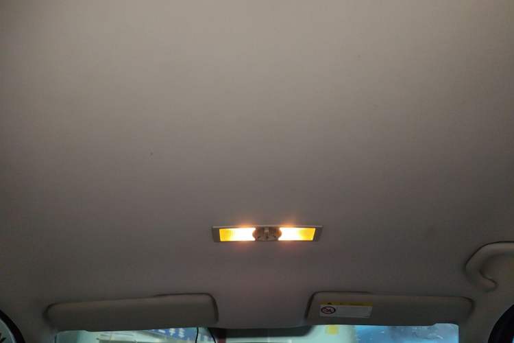 Used Volkswagen Lavida 2015 1.6L Manual Fashion Edition Headliner