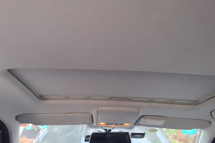 Used Volkswagen Lavida 2015 1.6L Manual Comfort Edition Headliner