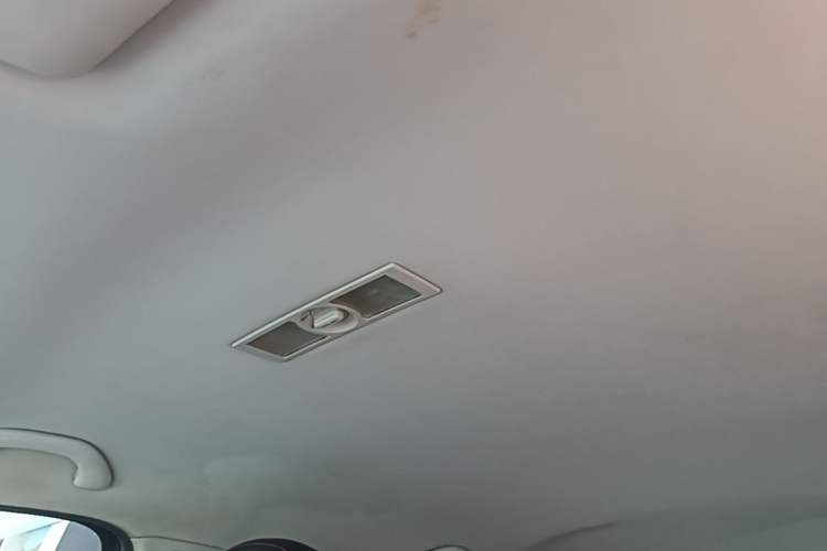 Used Volkswagen Lavida 2015 1.6L Automatic Fashion Edition Headliner