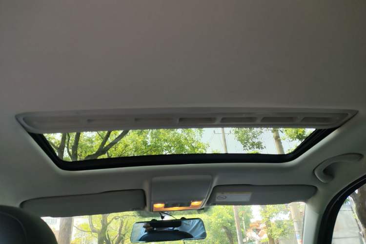Used Volkswagen Lavida 2015 1.6L Automatic Comfort Edition Headliner