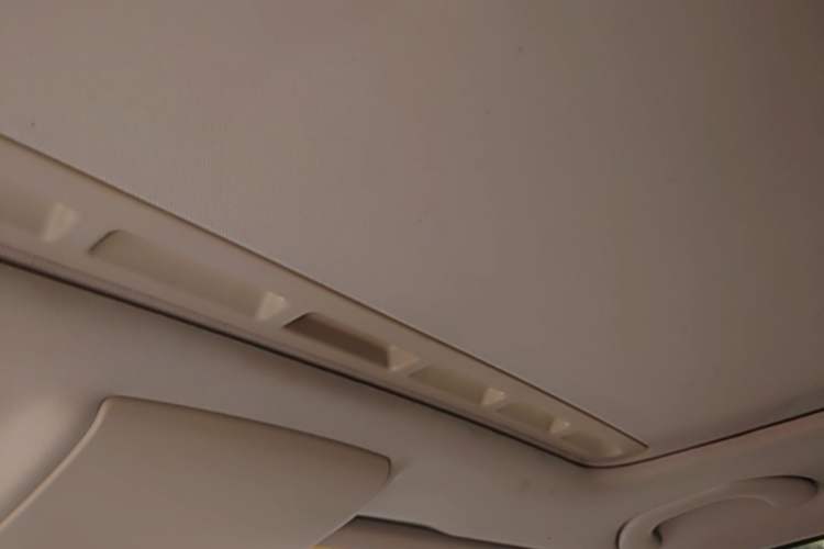 Used Volkswagen Lavida 2015 1.6L Automatic Comfort Edition Headliner