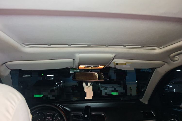 Used Volkswagen Lavida 2015 1.6L Automatic Comfort Edition Headliner
