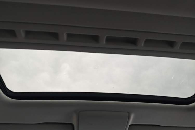 Used Volkswagen Lavida 2015 1.6L Automatic Comfort Edition Headliner