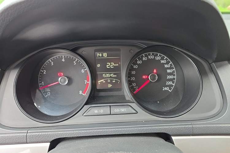 Used Volkswagen Lavida 2015 1.6L Manual Fashion Edition Instrument Cluster