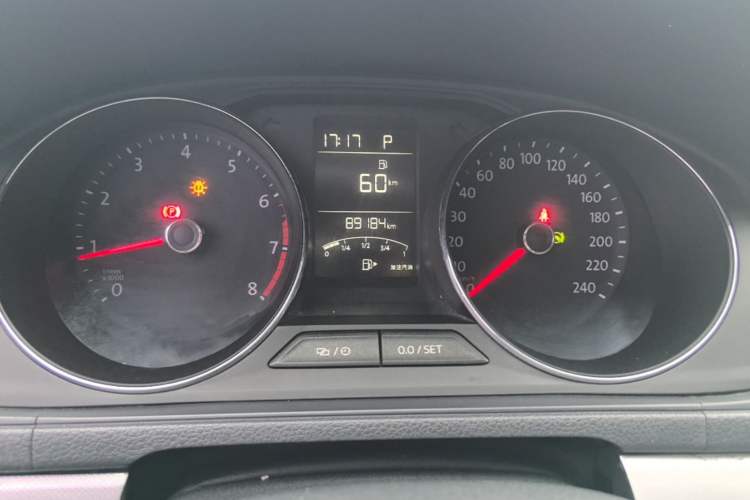 Used Volkswagen Lavida 2015 1.6L Automatic Comfort Edition Instrument Cluster