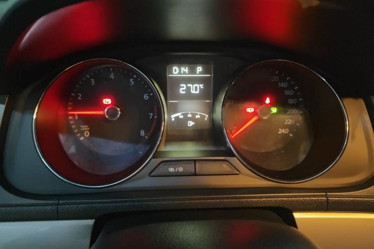 Used Volkswagen Lavida 2015 1.6L Automatic Comfort Edition Instrument Cluster