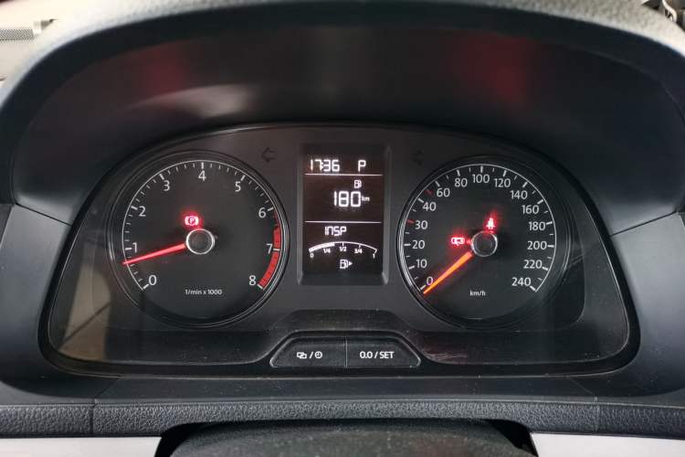 Used Volkswagen Lavida 2015 1.6L Automatic Fashion Edition Instrument Cluster