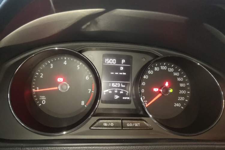 Used Volkswagen Lavida 2015 1.6L Automatic Comfort Edition Instrument Cluster