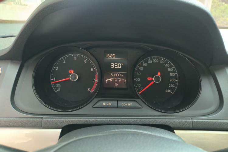 Used Volkswagen Lavida 2015 1.6L Manual Fashion Edition Instrument Cluster