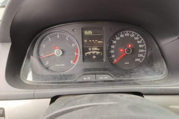 Used Volkswagen Lavida 2015 1.6L Manual Fashion Edition Instrument Cluster