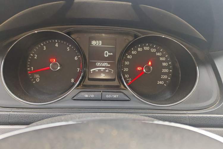 Used Volkswagen Lavida 2015 1.6L Manual Comfort Edition Instrument Cluster