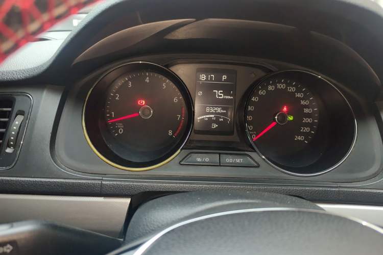 Used Volkswagen Lavida 2015 1.6L Automatic Comfort Edition Instrument Cluster