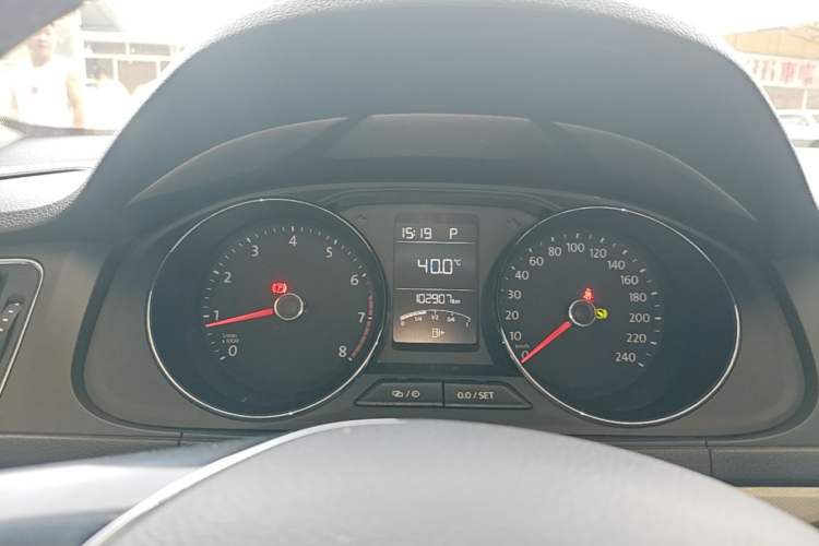 Used Volkswagen Lavida 2015 1.6L Automatic Comfort Edition Instrument Cluster