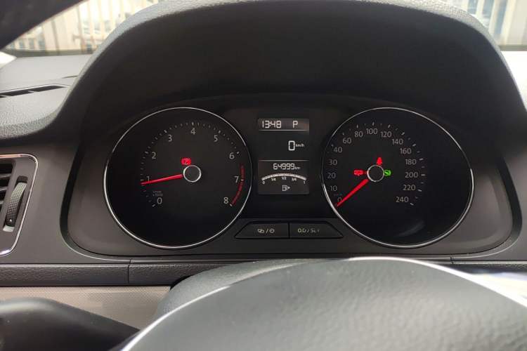 Used Volkswagen Lavida 2015 1.6L Automatic Comfort Edition Instrument Cluster