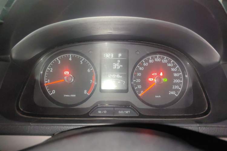 Used Volkswagen Lavida 2015 1.6L Automatic Fashion Edition Instrument Cluster