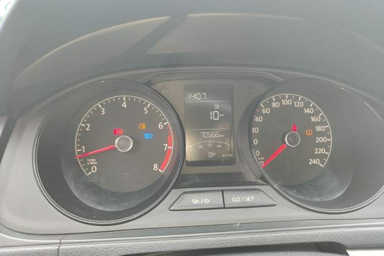 Used Volkswagen Lavida 2015 1.6L Manual Fashion Edition Instrument Cluster