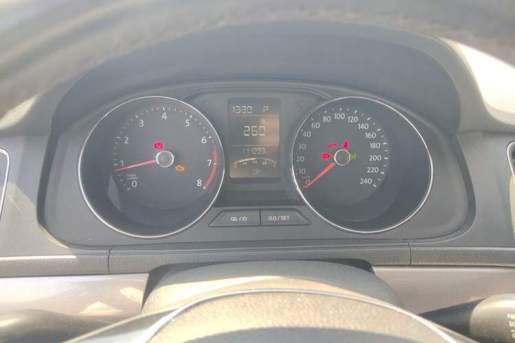Used Volkswagen Lavida 2015 1.6L Automatic Comfort Edition Instrument Cluster