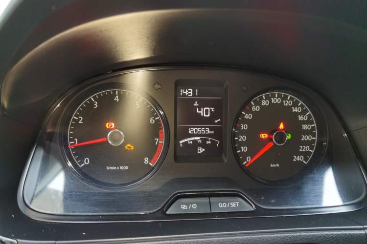 Used Volkswagen Lavida 2015 1.6L Automatic Fashion Edition Instrument Cluster