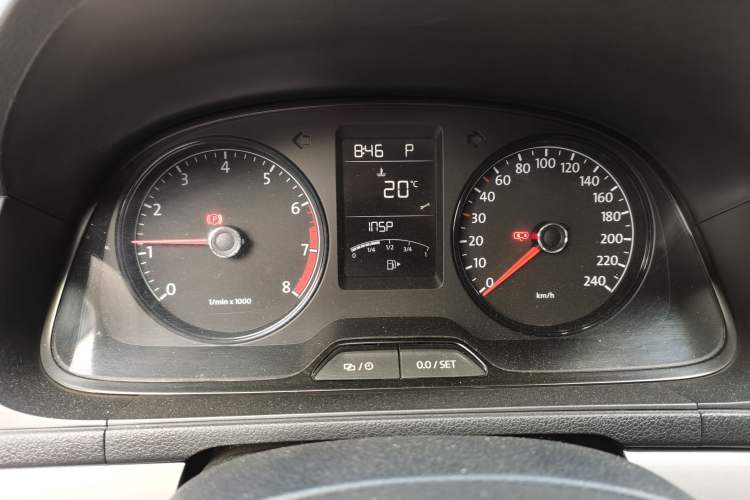 Used Volkswagen Lavida 2015 1.6L Automatic Fashion Edition Instrument Cluster