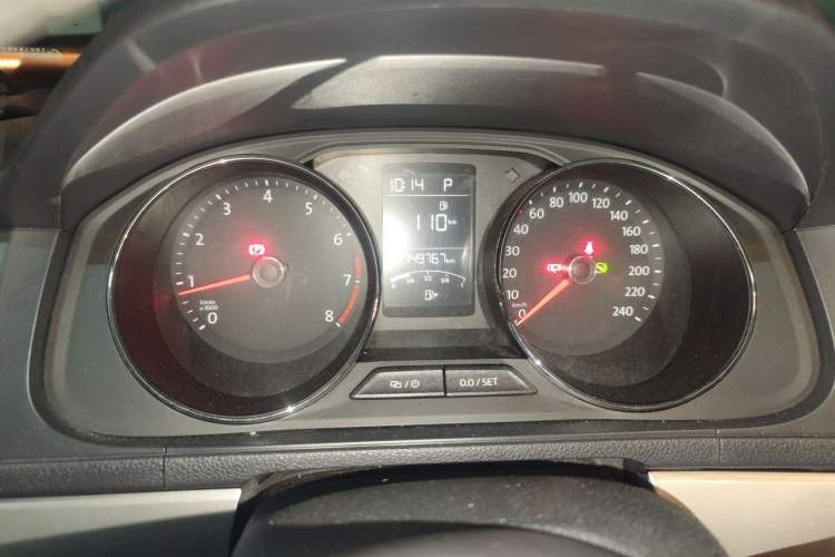 Used Volkswagen Lavida 2015 1.6L Automatic Comfort Edition Instrument Cluster