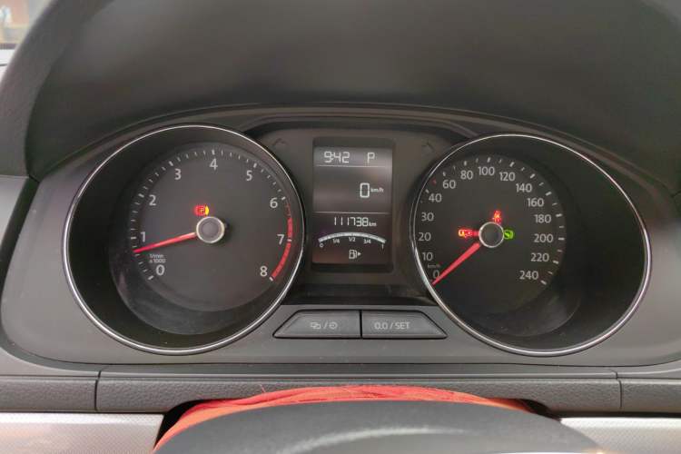Used Volkswagen Lavida 2015 1.6L Automatic Comfort Edition Instrument Cluster