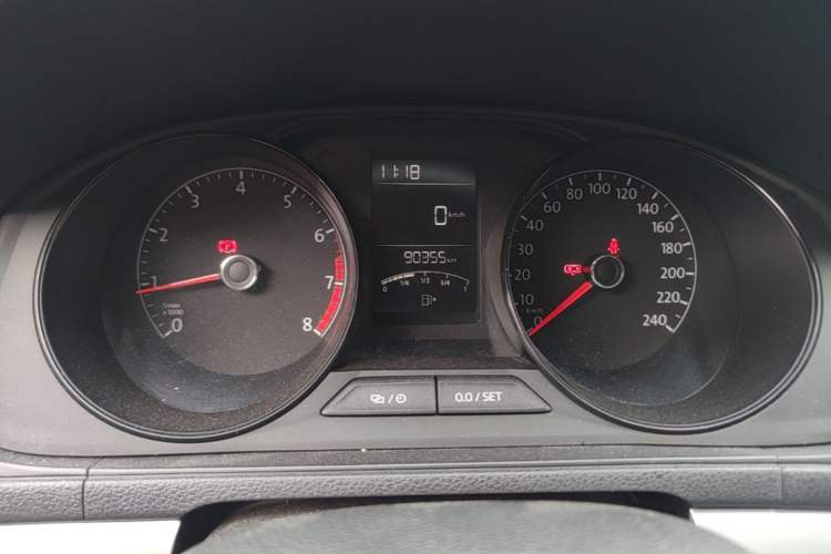 Used Volkswagen Lavida 2015 1.6L Manual Fashion Edition Instrument Cluster
