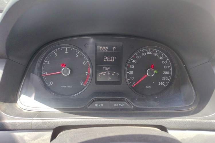 Used Volkswagen Lavida 2015 1.6L Automatic Fashion Edition Instrument Cluster