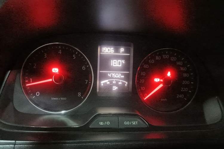 Used Volkswagen Lavida 2015 1.6L Automatic Comfort Edition Instrument Cluster