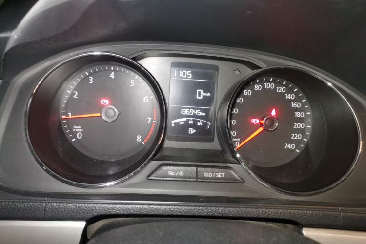 Used Volkswagen Lavida 2015 1.6L Manual Comfort Edition Instrument Cluster