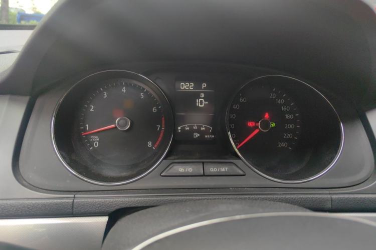 Used Volkswagen Lavida 2015 1.6L Automatic Comfort Edition Instrument Cluster