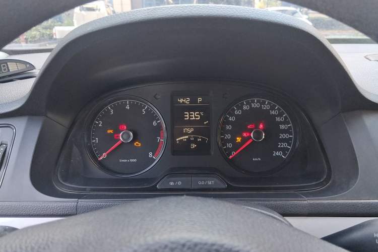 Used Volkswagen Lavida 2015 1.6L Automatic Fashion Edition Instrument Cluster