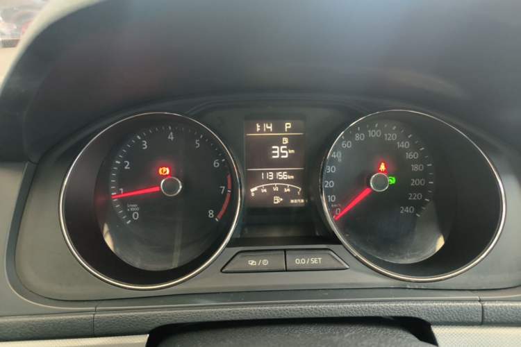 Used Volkswagen Lavida 2015 1.6L Automatic Comfort Edition Instrument Cluster