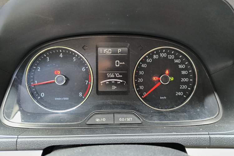 Used Volkswagen Lavida 2015 1.6L Automatic Comfort Edition Instrument Cluster