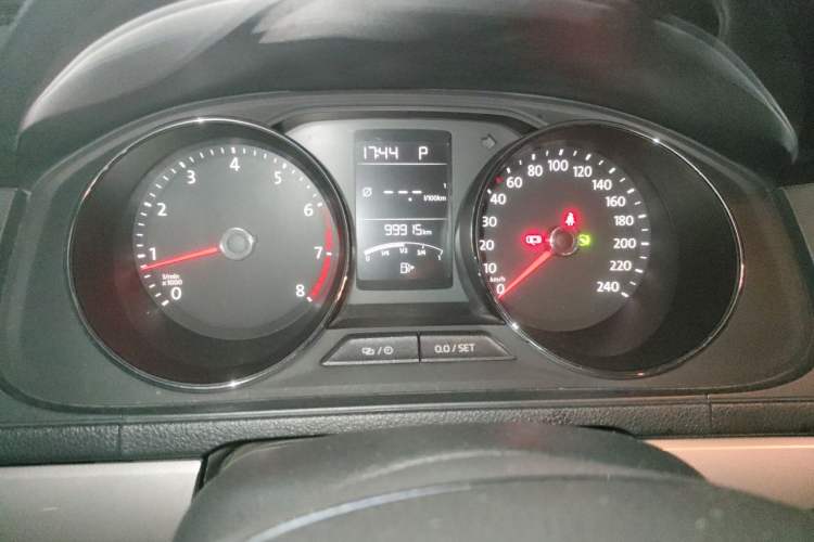 Used Volkswagen Lavida 2015 230TSI DSG Comfort Edition Instrument Cluster