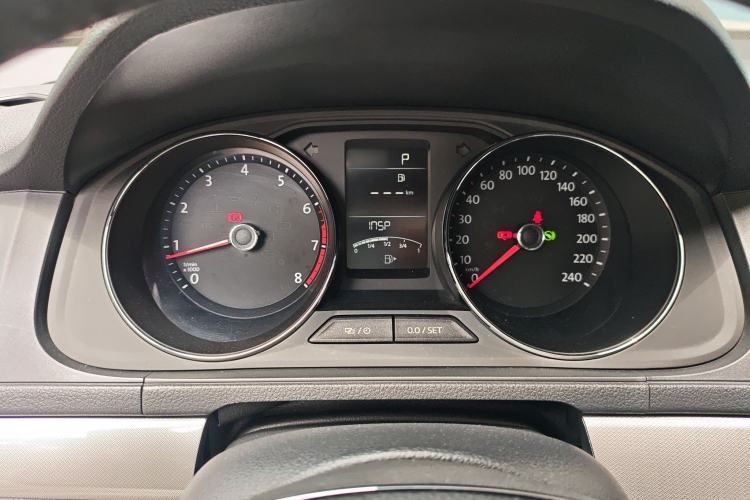 Used Volkswagen Lavida 2015 1.6L Automatic Comfort Edition Instrument Cluster