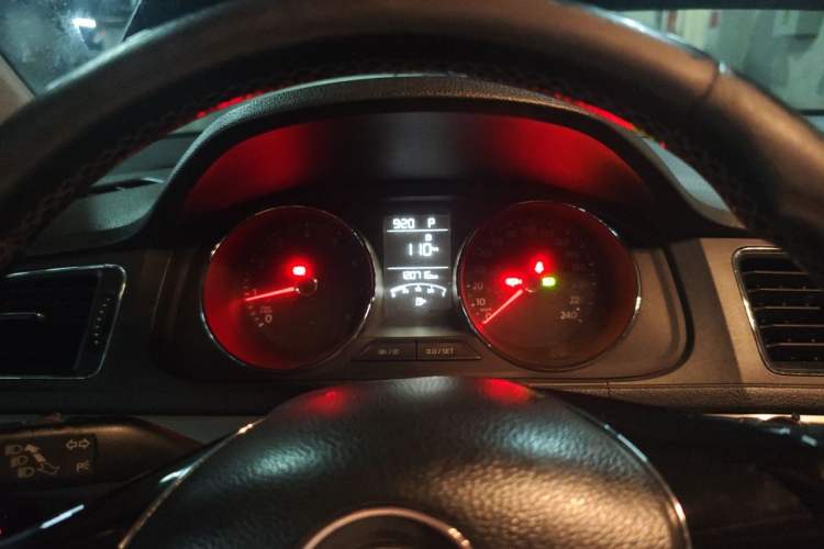 Used Volkswagen Lavida 2015 1.6L Automatic Comfort Edition Instrument Cluster