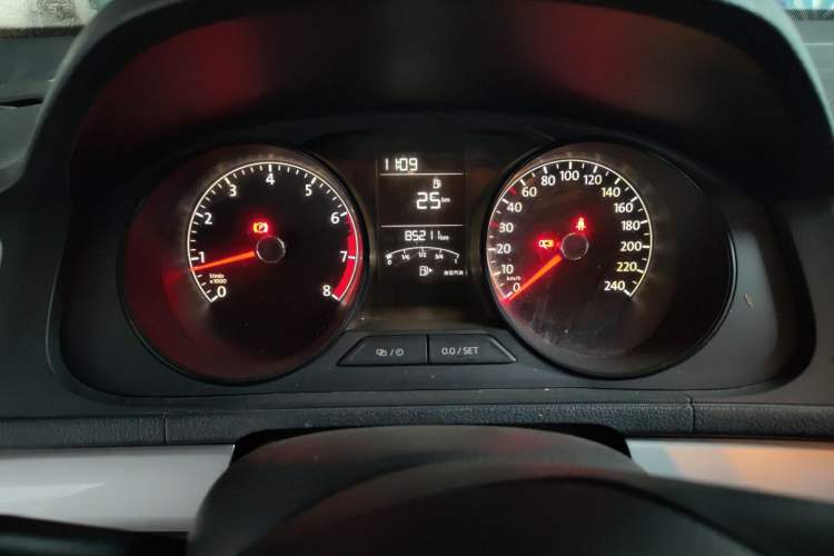 Used Volkswagen Lavida 2015 1.6L Manual Fashion Edition Instrument Cluster