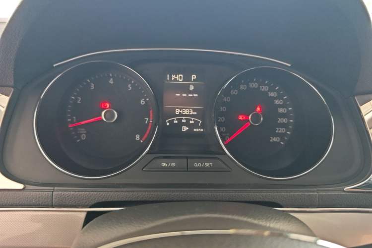 Used Volkswagen Lavida 2015 1.6L Automatic Comfort Edition Instrument Cluster